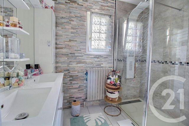 Afficher la photo en grand maison à vendre - 7 pièces - 185.5 m2 - BEAUCE LA ROMAINE - 41 - CENTRE - Century 21 Girault Immobilier