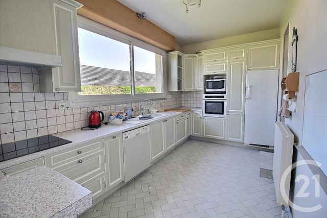 Afficher la photo en grand maison à vendre - 7 pièces - 246.04 m2 - BEAUCE LA ROMAINE - 41 - CENTRE - Century 21 Girault Immobilier